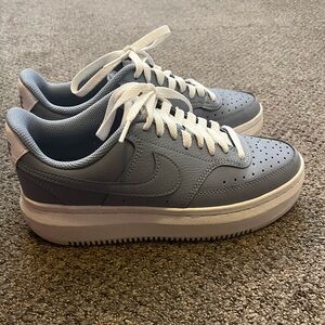 Women’s Platform Nike’s